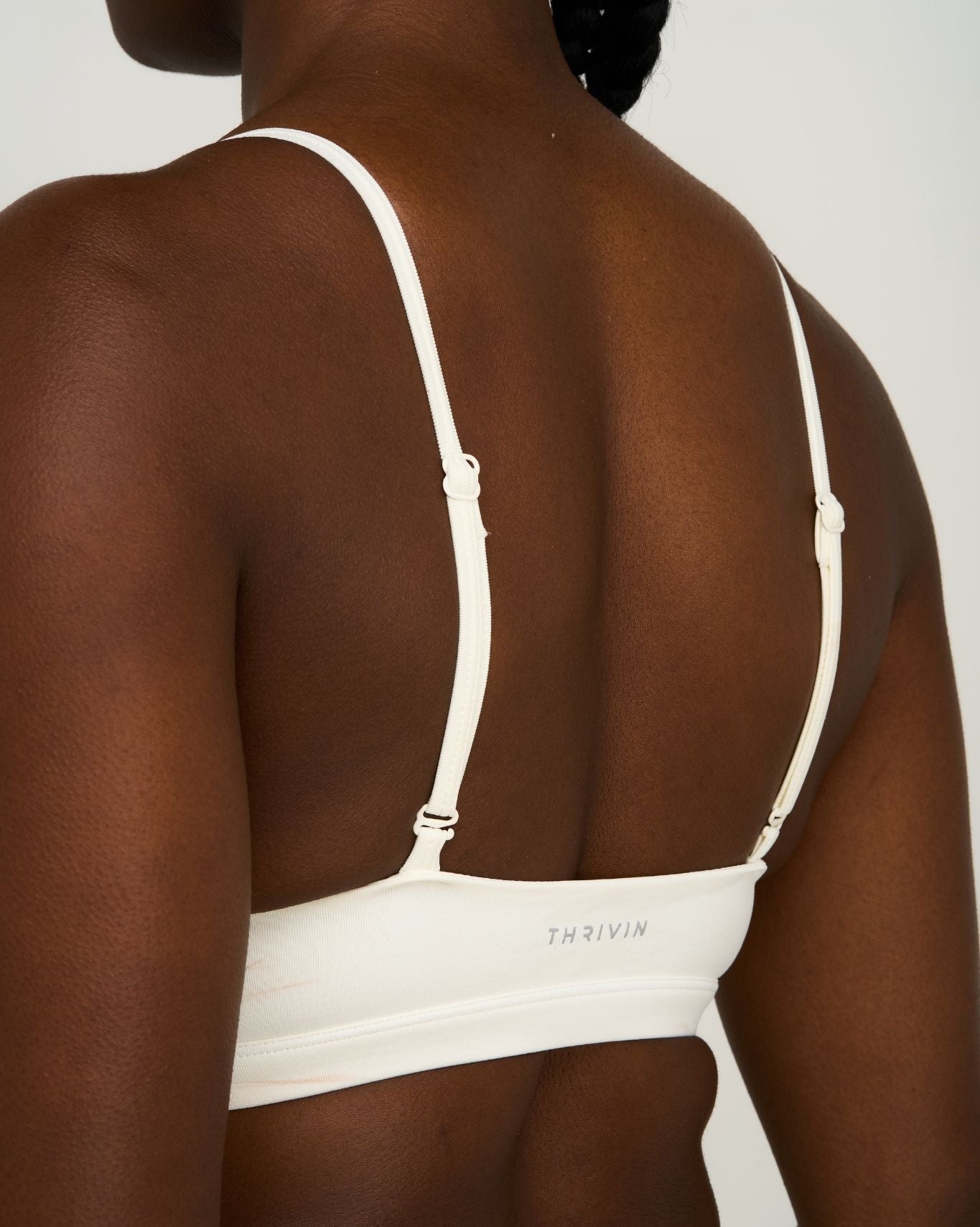 Elevate™ Sculpting Seamless Scoop Neck Bra | Cream