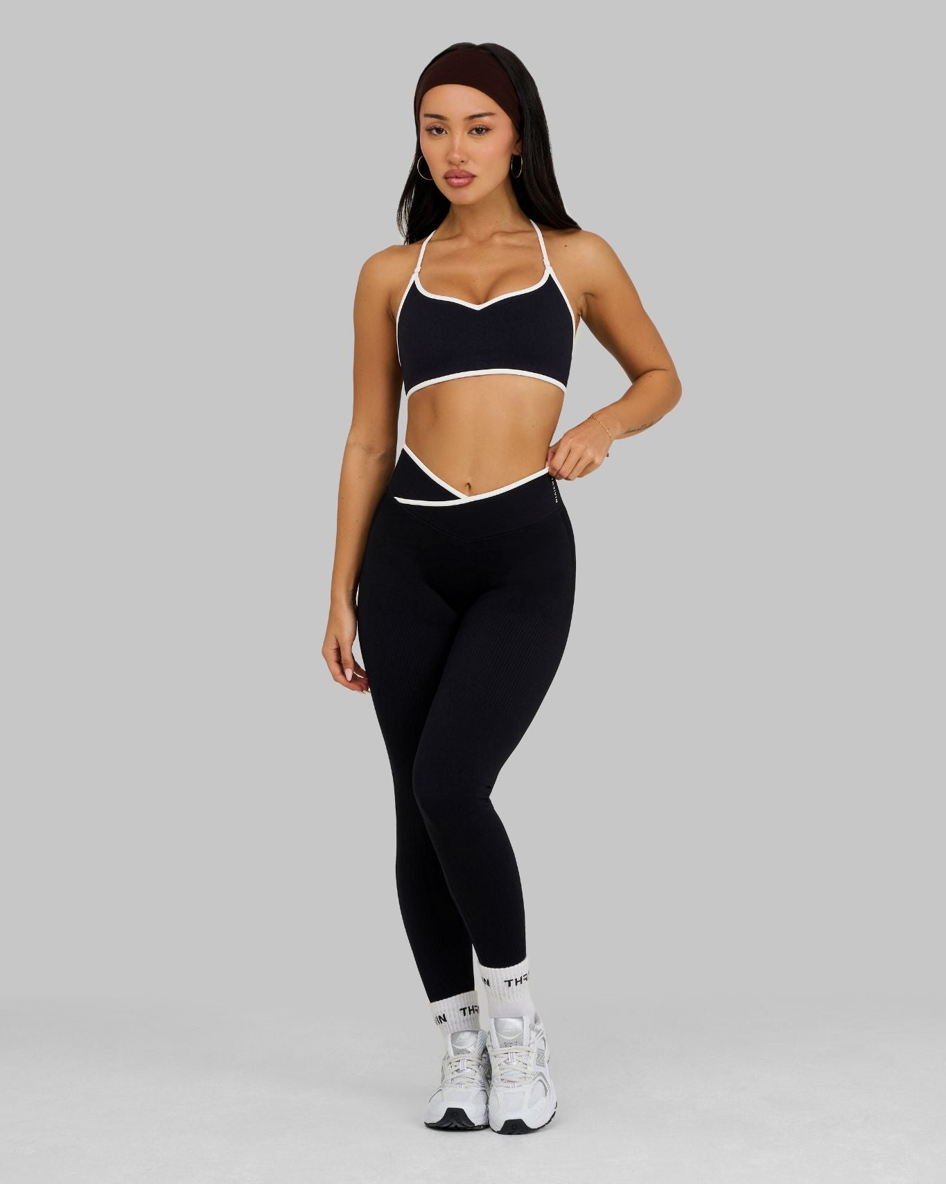 Outline V-Waist Leggings | Night Black