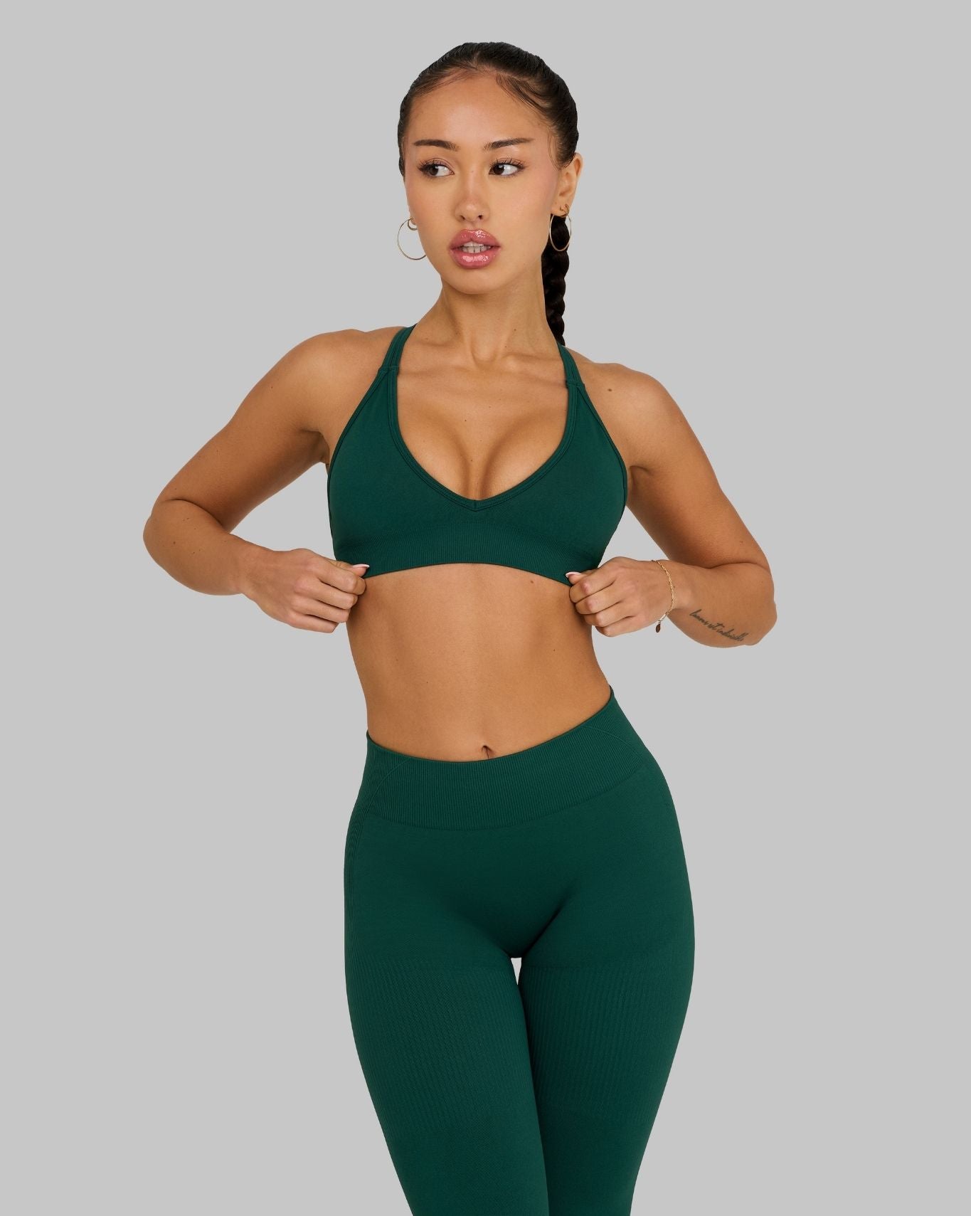 Elevate V-Neck Sculpt Seamless Bra | Pine Green