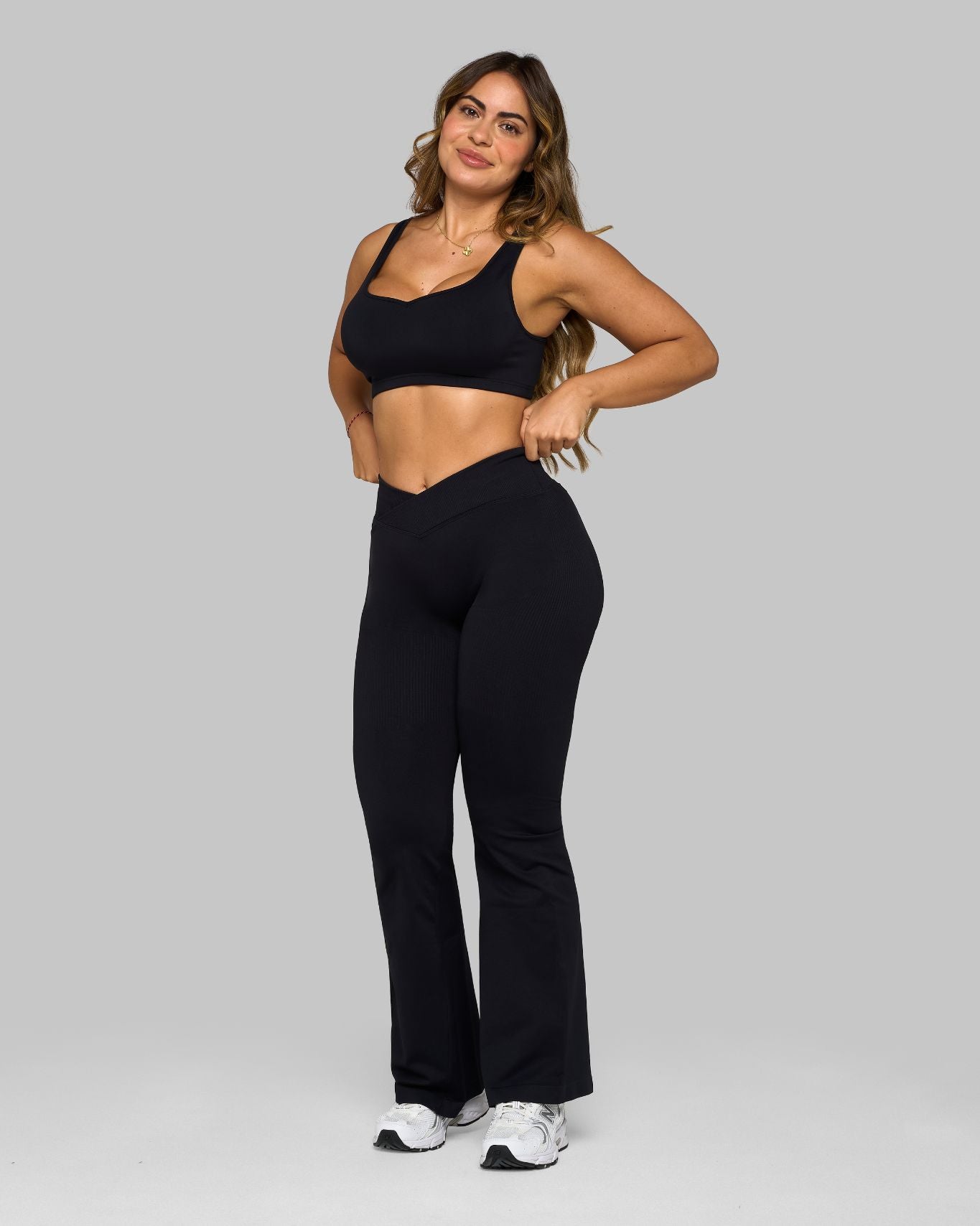 Elevate V-Waist Flared Leggings | Night Black