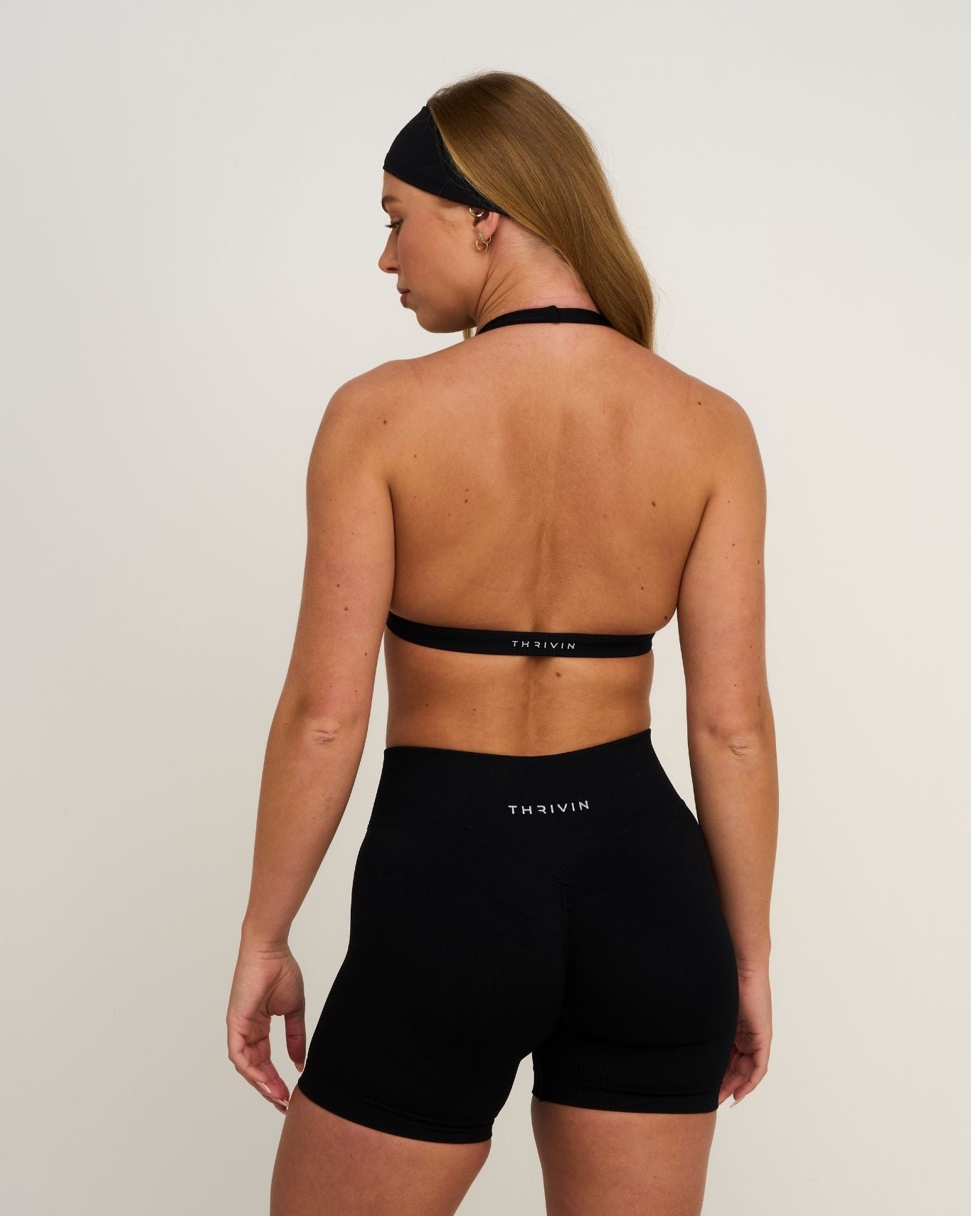 Elevate™ Sculpting Seamless V-Neck Halter Bra | Black