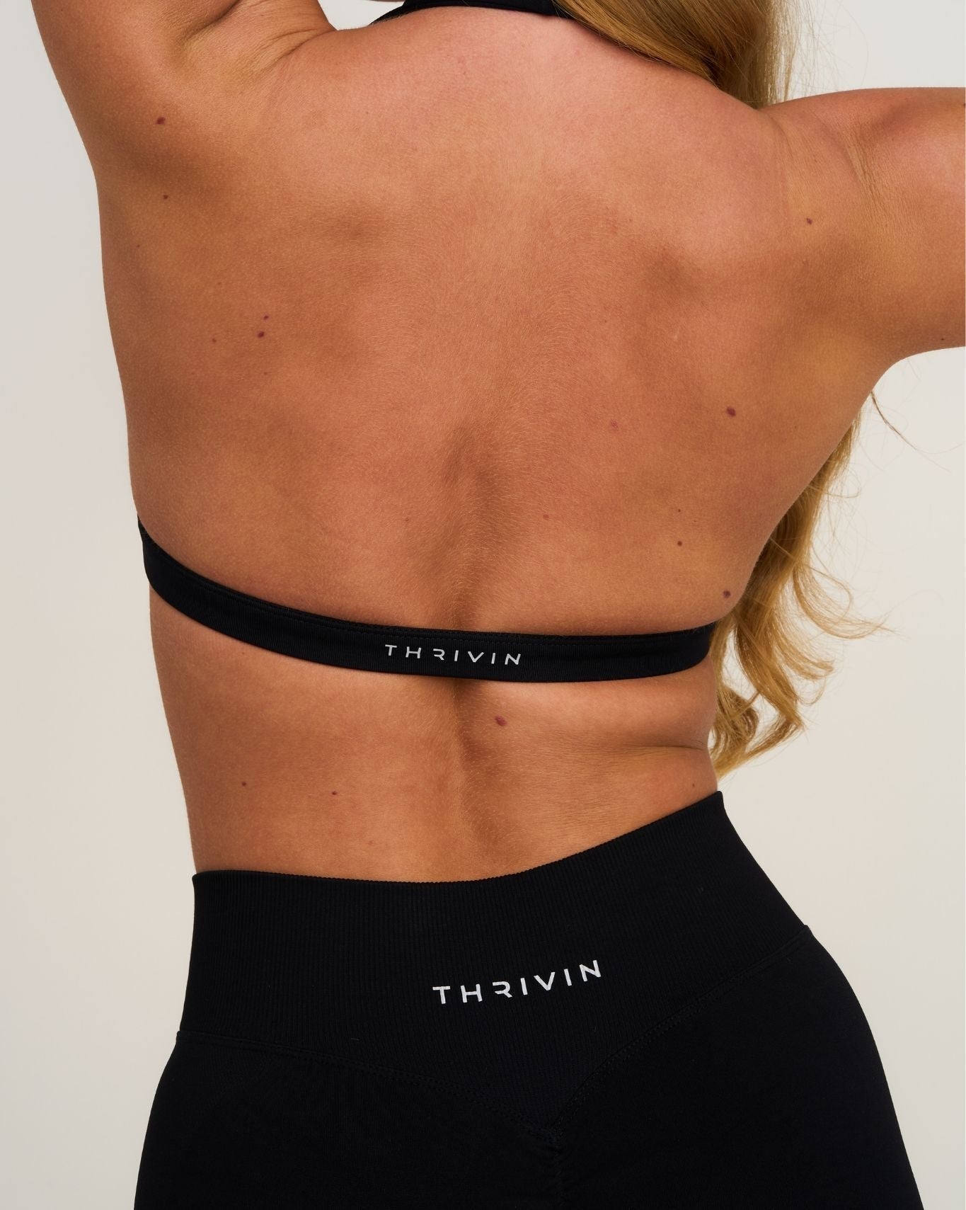 Elevate™ Sculpting Seamless V-Neck Halter Bra | Black