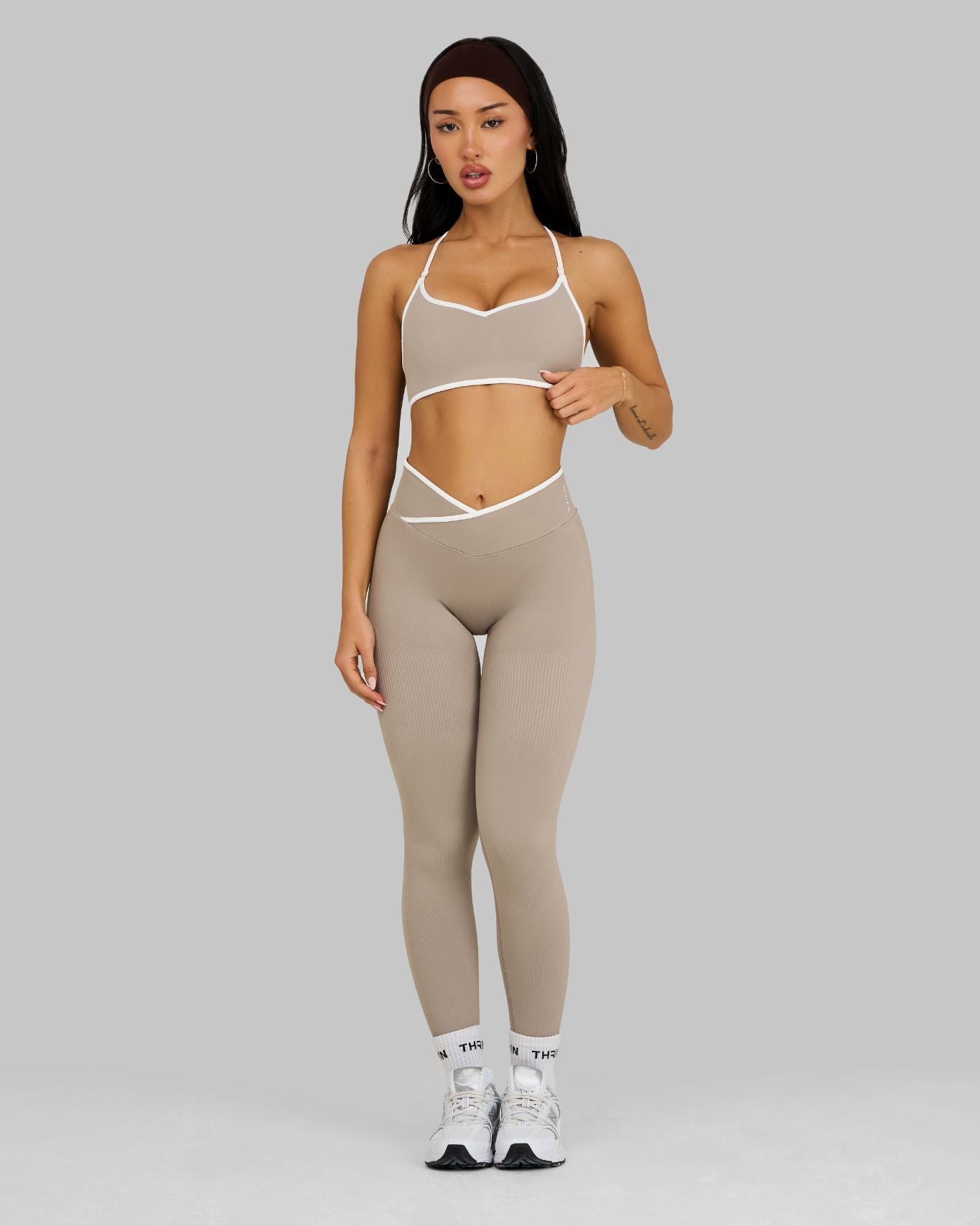 Outline V-Waist Leggings | Latte