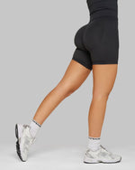 Bliss is 5’10” and wears a size S.