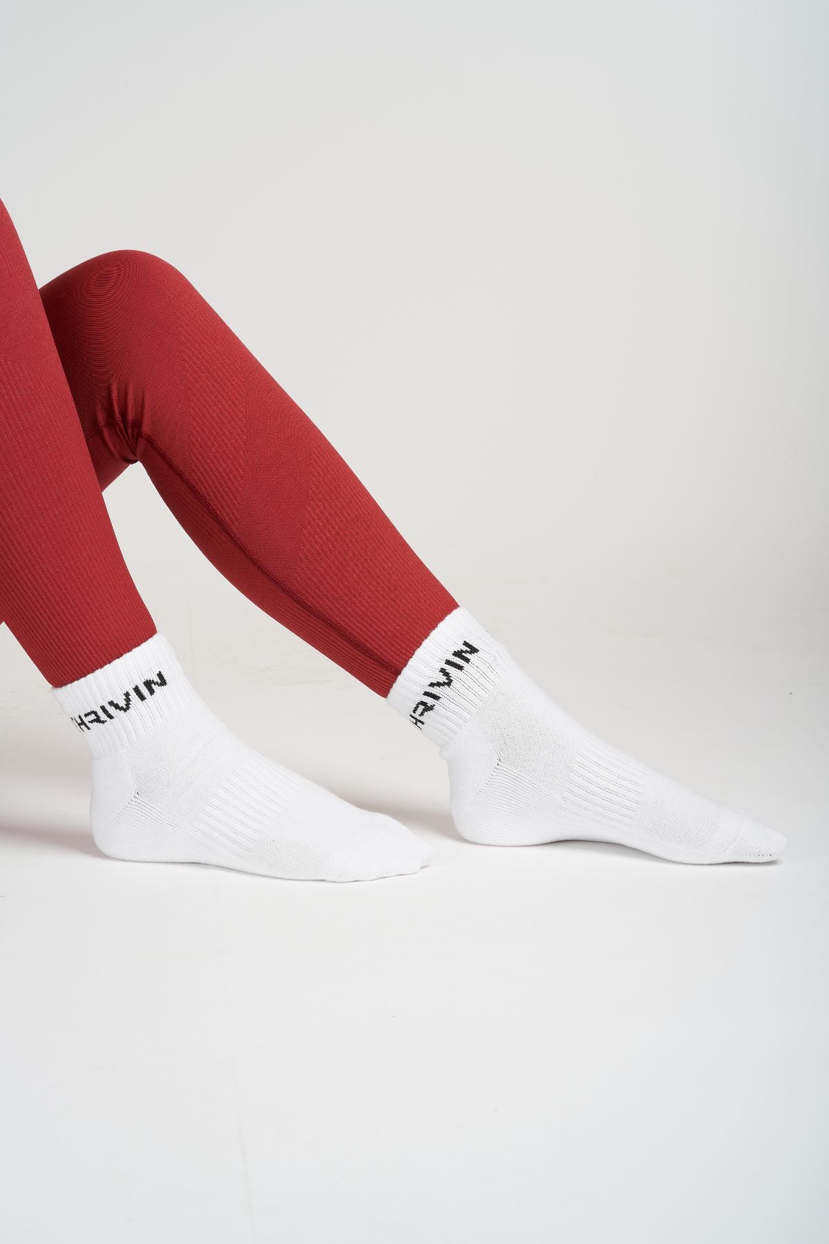 THRIVIN Silk Socks "White"