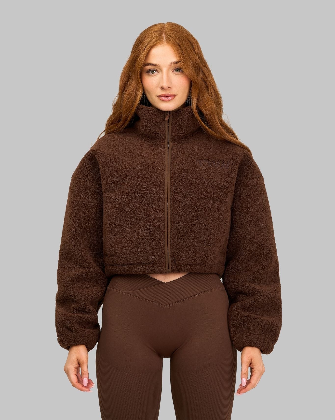 Summer is 5’6” and wears a size S.