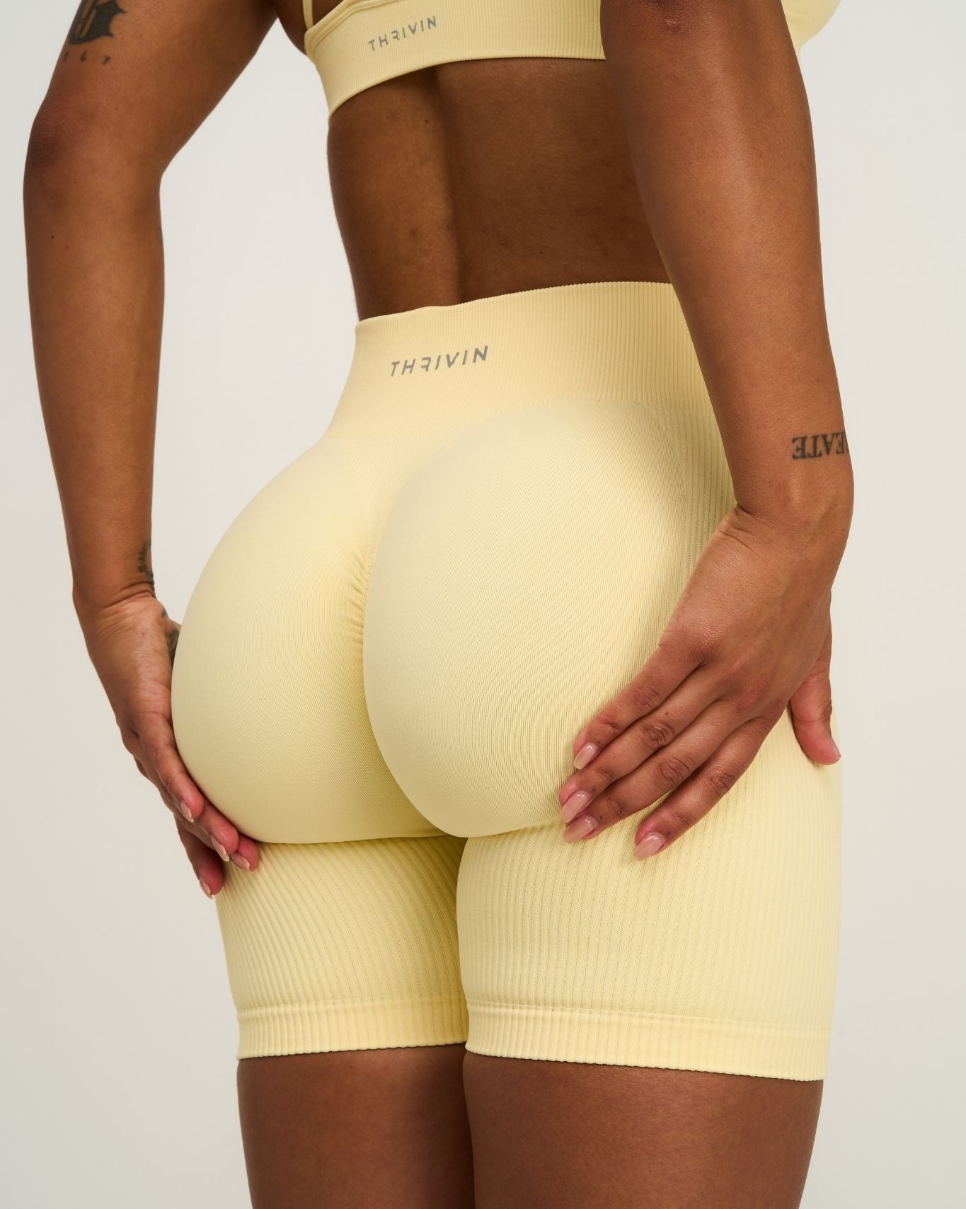 Elevate™ Sculpting Mid Waist Scrunch Shorts | Golden Butter