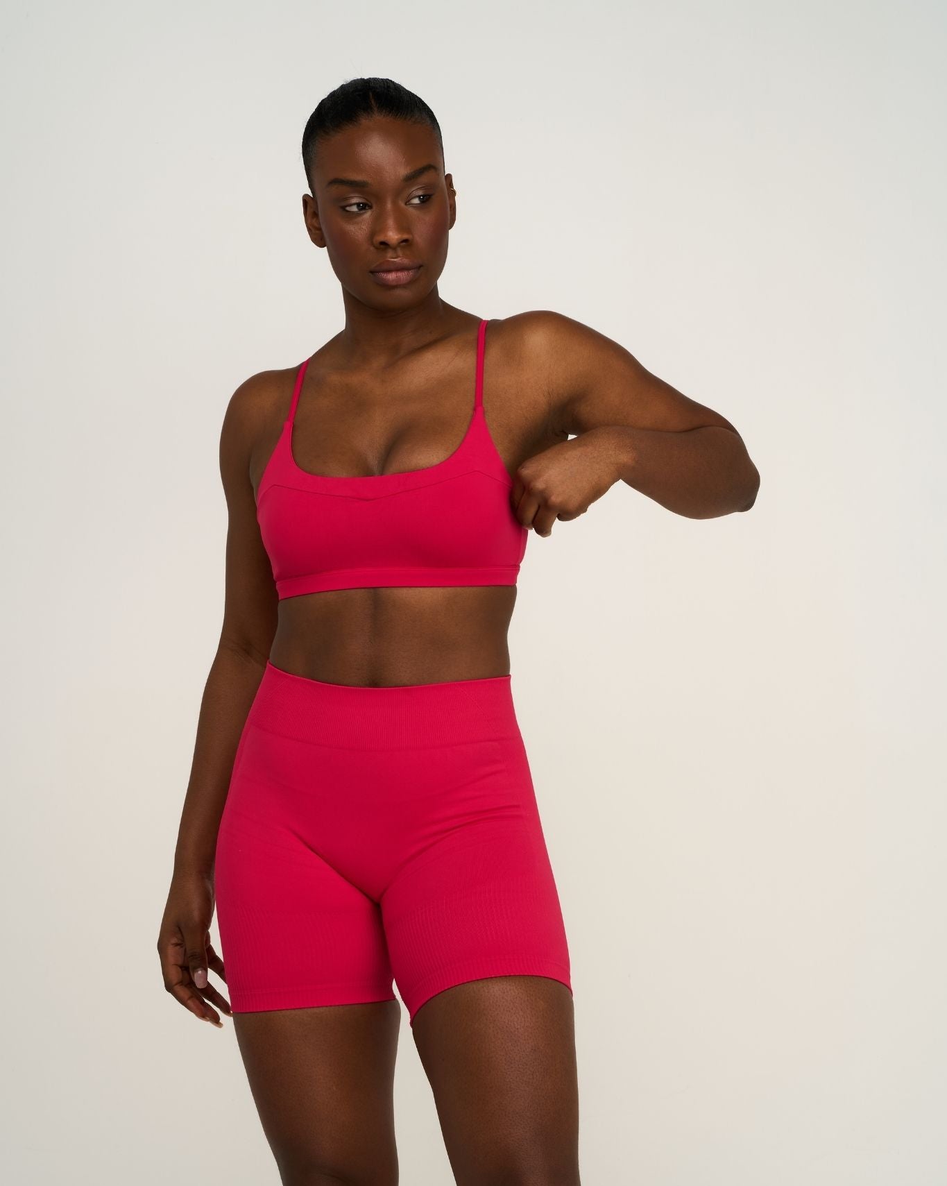 Elevate™ Sculpting Seamless Scoop Neck Bra | Strawberry