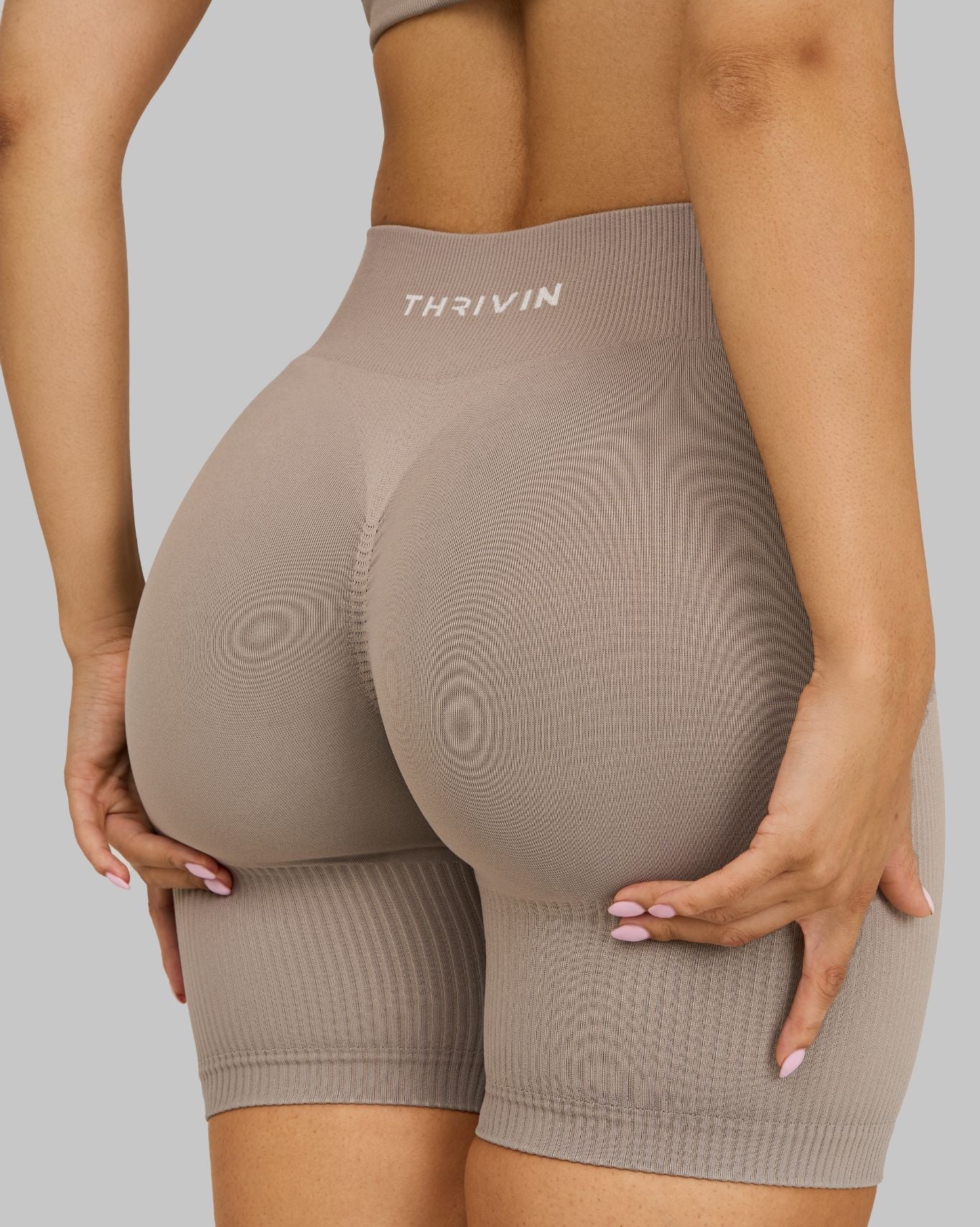 Elevate Ribbed Mid-Waisted Contour Shorts | Latte