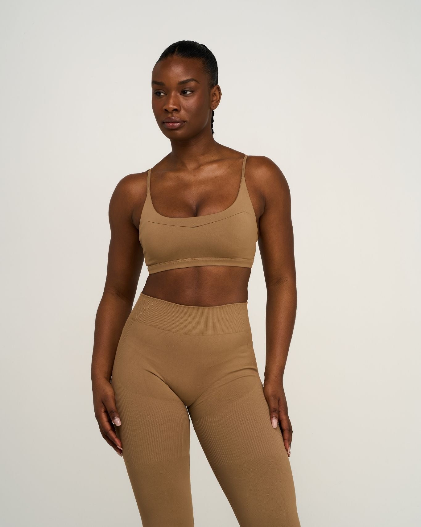 Elevate™ Sculpting Seamless Scoop Neck Bra | Toffee