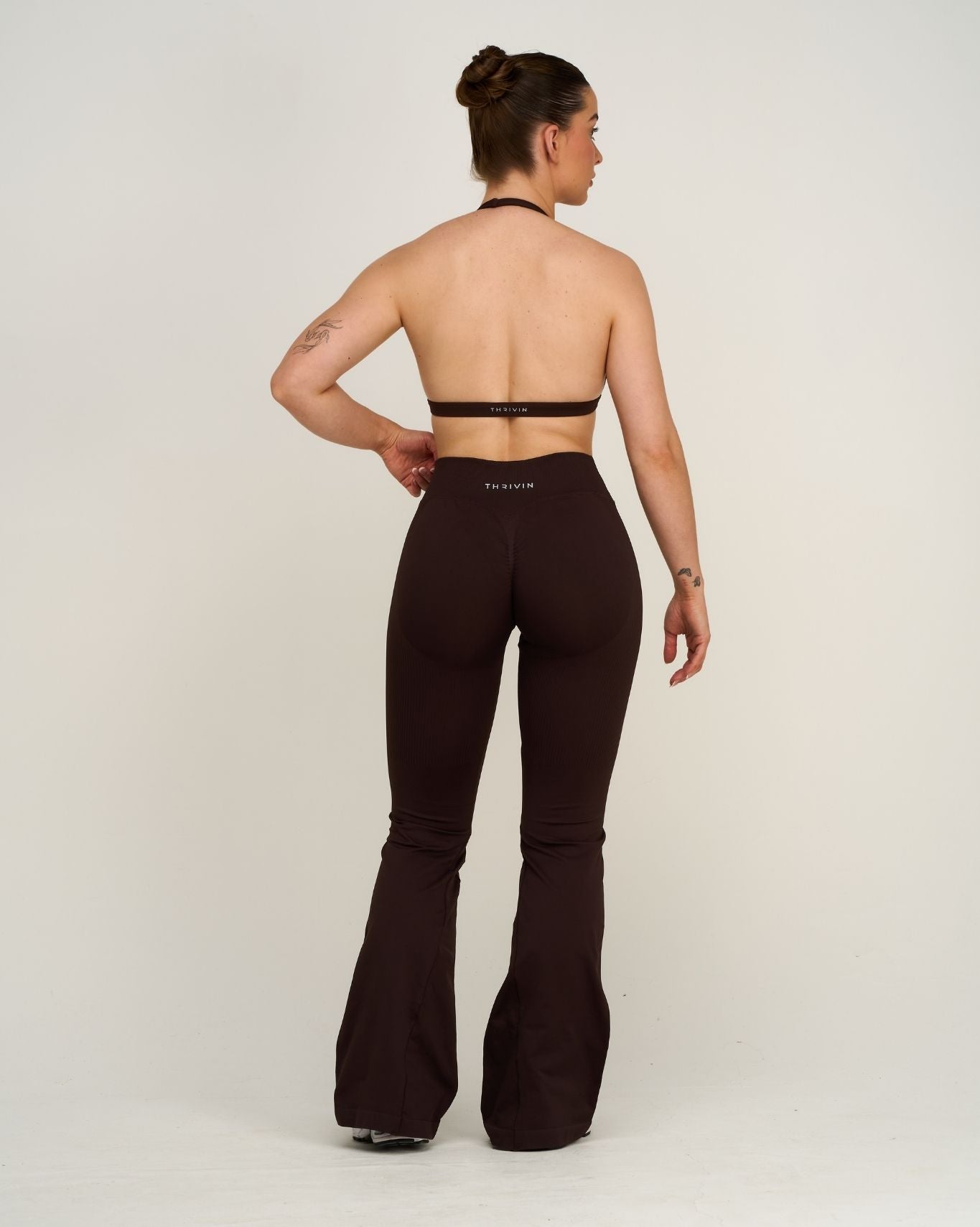Elevate™ Sculpting Mid V-Waist Scrunch Flare | Coffee