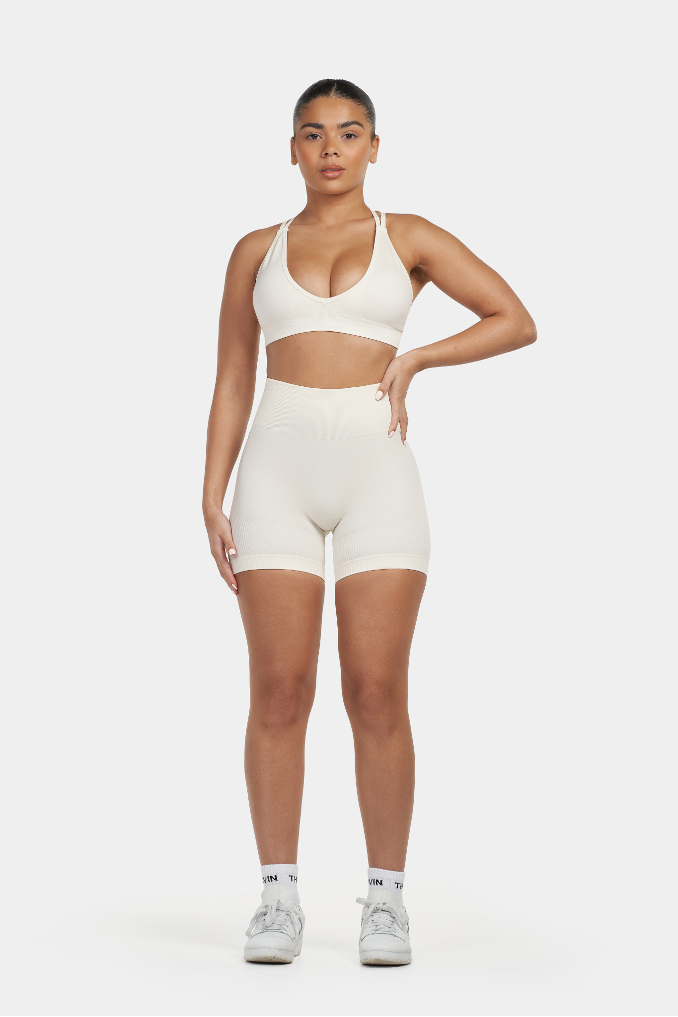 V-Neck Sculpt Seamless Bra| Off-White